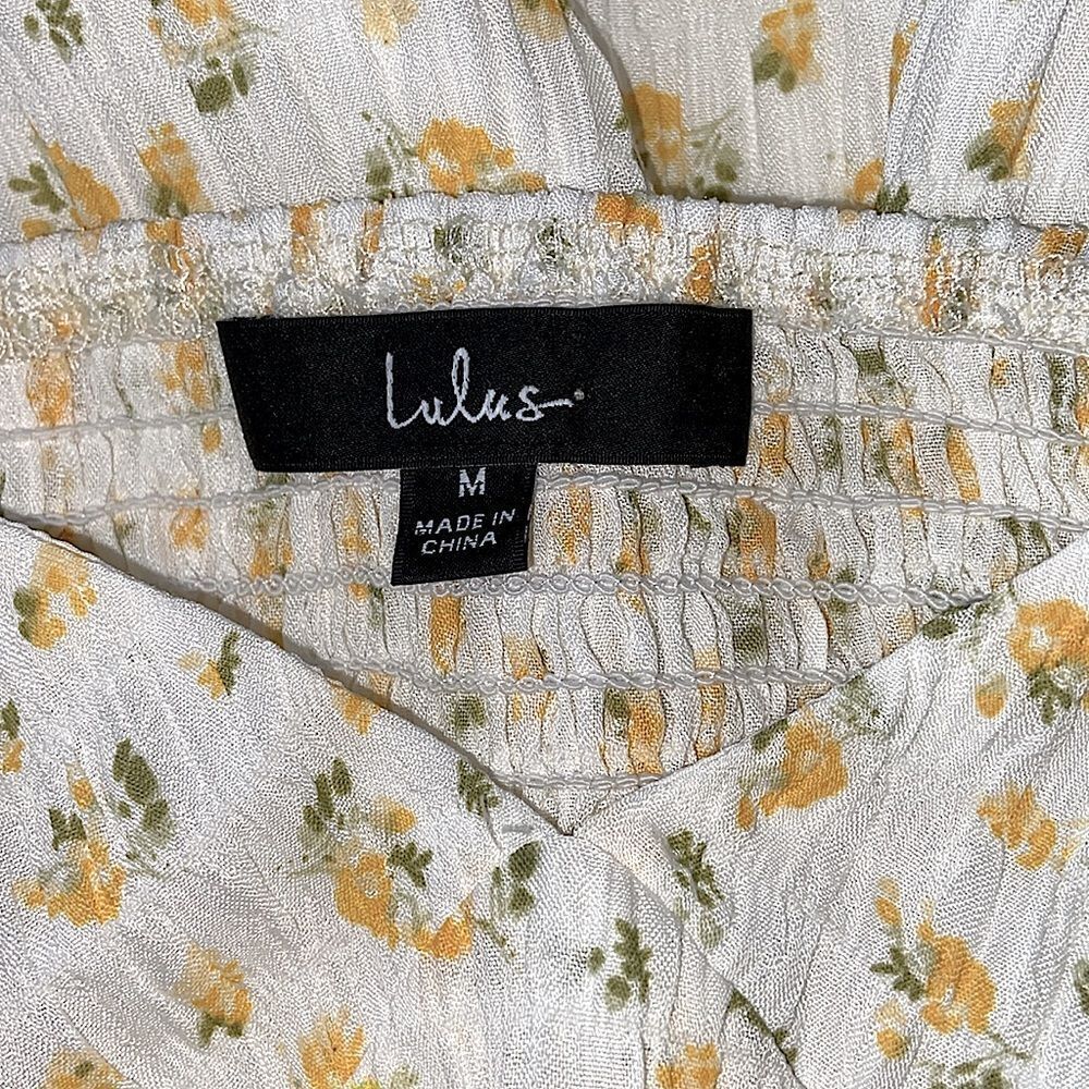 Lulu’s Dress White and Yellow Ditsy Flower Smocked Crepe NWOT Tags Sz Med - Picture 9 of 9